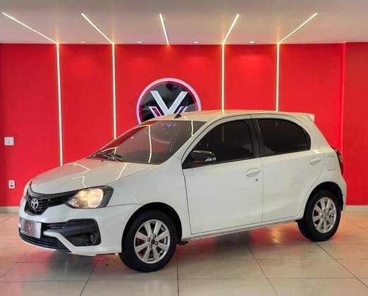 TOYOTA ETIOS 1.5 X PLUS 16V FLEX 4P AUTOMÁTICO